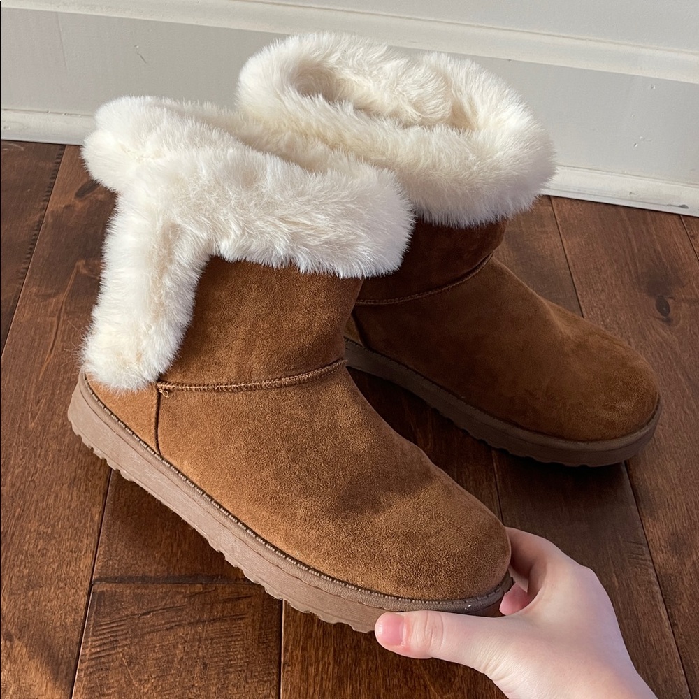 SO Fur Boots Size 8.5